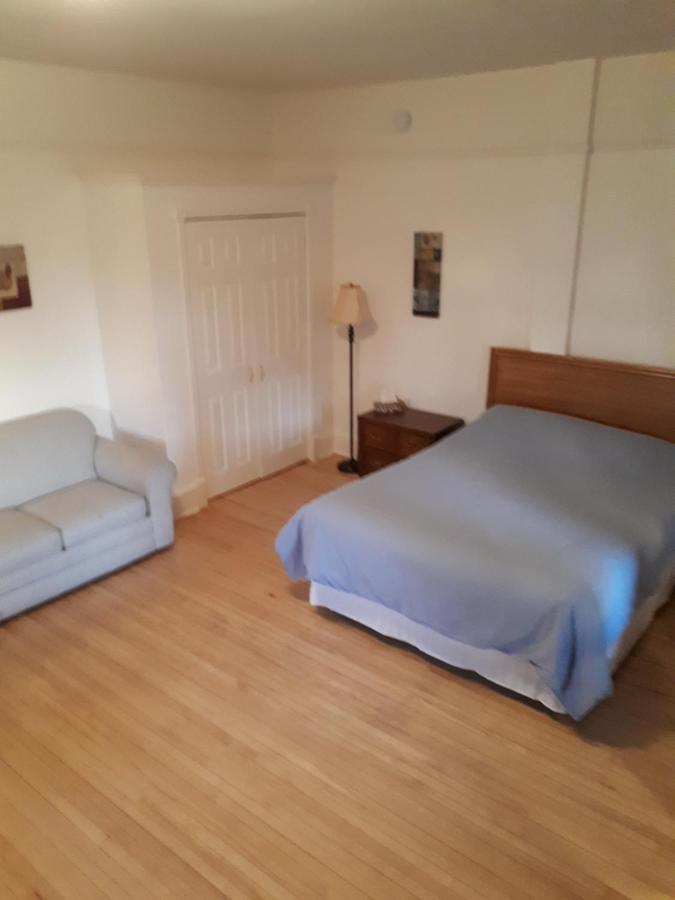 Dans Les Draps De Morphee Bed and Breakfast Campbellton Buitenkant foto